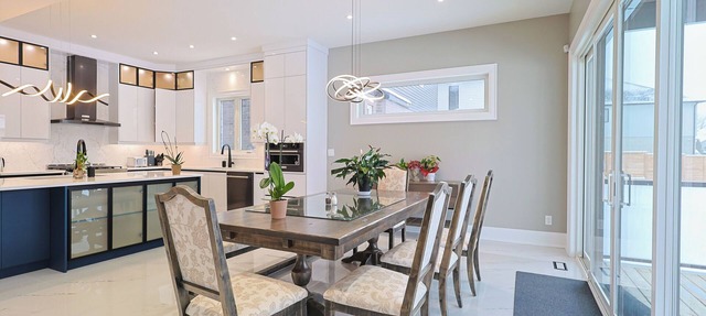 Modern Masterpiece 6 Bedroom Villa in Niagara Falls in Niagara Falls