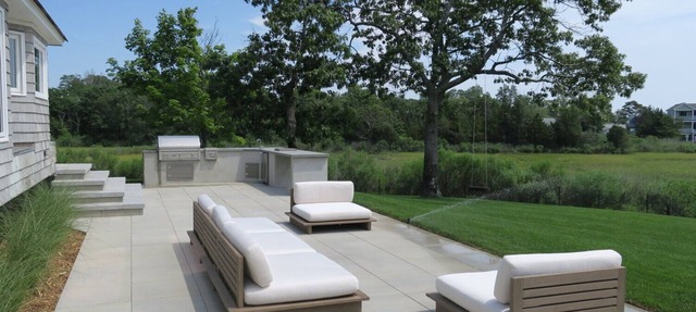 Modern North Fork Beachfront Estate in Laurel