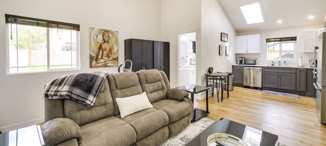 Modern Pacific Vacation Rental: 5 Mi to Lake Tapps in Pacific
