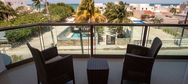 Modern villa private pool, 1 block from the Ocean in Progreso