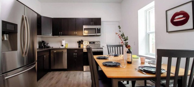 Muse House | Walk to Stadium | 5 min Rogers and DT in Edmonton