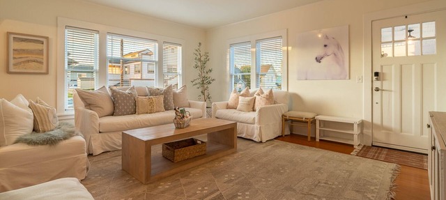 NEW Best LOCATION in Downtown Edmonds in Edmonds