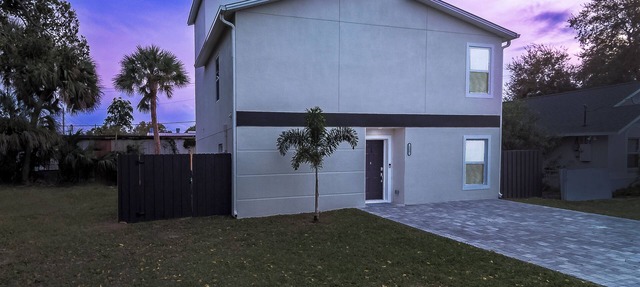 New Home: Rooftop Seating - Grill - Pets - Sleeps 10 in Cocoa