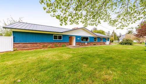 New Riverfront Luxury with acreage and great views in Tillamook