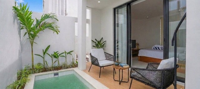 New Rooftop Jacuzzi & Private Pool Villa near Canggu/Seminyak. in Bali