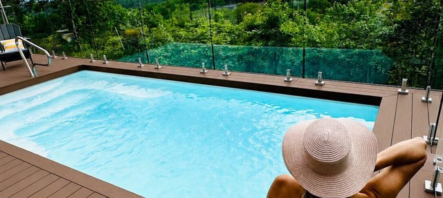 NEW! Villa Panorama | Heated Pool & Hot Tub | Ski-in/Ski-out Walk | EV Charger & Conference Room in Mont-Tremblant