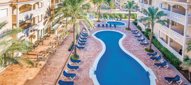 Nice apartment in Riumar-Deltebre with swimming pool in Riumar-Deltebre