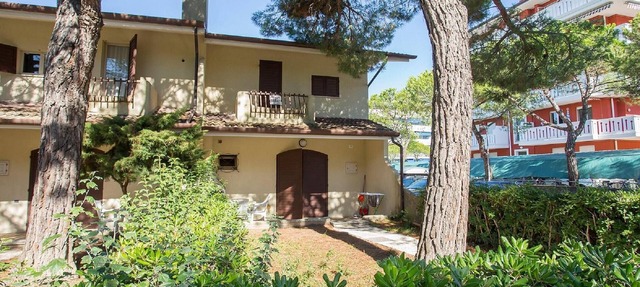 Nice villa in Caorle with balcony in Porto Santa Margherita (VE)