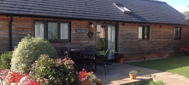 Oak Apple - Converted Barn In An Attractive Courtyard On Our Family Stockfarm in Romsey