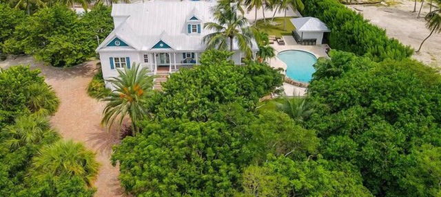 Ocean Front 5 Bedroom Estate in the Heart of Islamorada in Islamorada