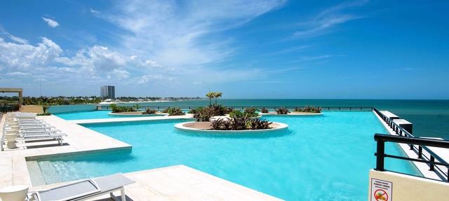 Ocean's Embrace and unforgetful sunsets in Progreso