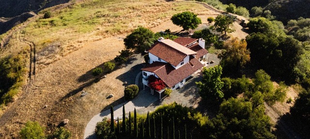 Ojai Mountain Ridge Estate, Private Ojai Vineyard Villa in Ventura County