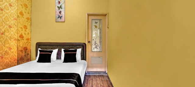 OYO 95043 Guest House Adel's in Malang