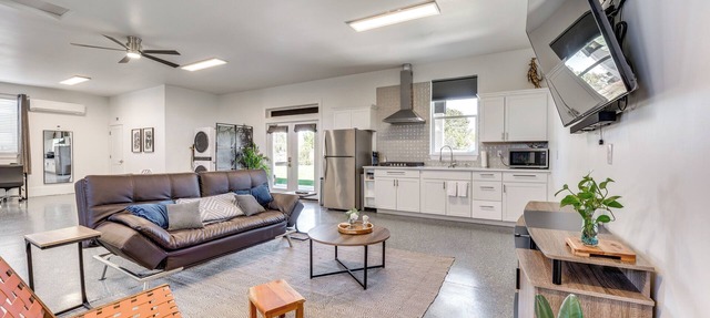 Pasco Studio Vacation Rental w/Private Patio! in Pasco