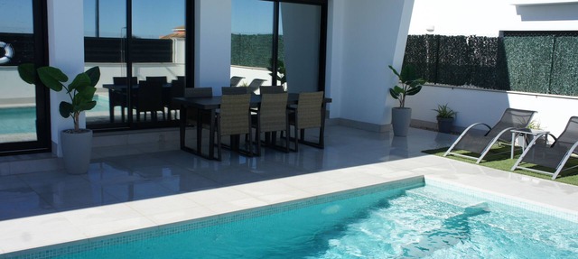 Peace and tranquility in a private villa with swimming pool in Roda