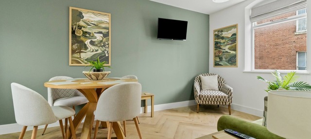 Pear Tree - BRAND NEW Stylish City Centre Apartment - Sleeps 3 in Worcestershire