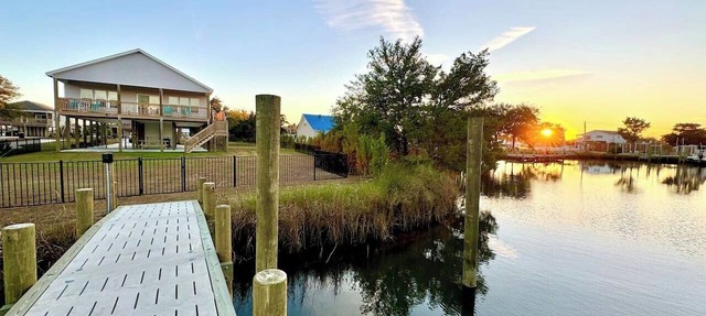 Pet-Friendly Waterfront Home – Deep Water Dock, Boat Lift & Fire Pit! in Cedar Point