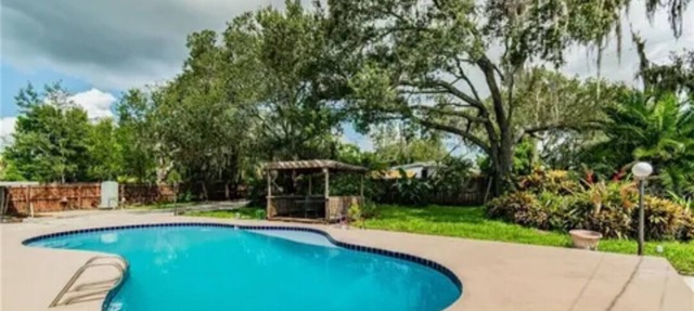 Pool villa near Bush Gardens & Hard Rock Casino! in Temple Terrace
