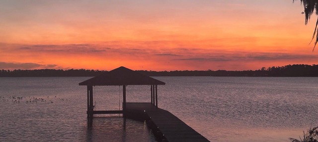 Premier Host 🏁❤️ Romantic Lakefront Getaway Near Sebring Racing, Golf & Festivals in Sebring