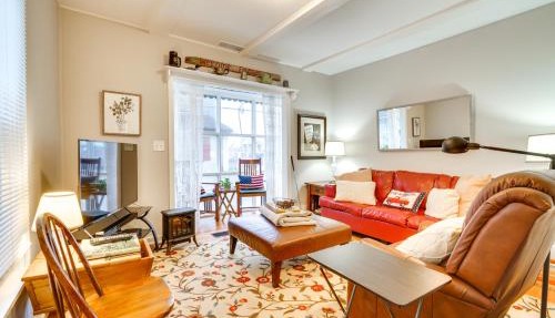 Prime Lakeside Village Location: Apt w/Kitchen! in Bemus Point