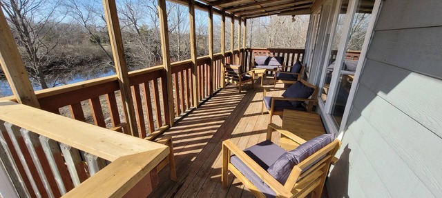 Prince Edward County Pond-Side Getaway! Family-friendly private oasis! in Prince Edward