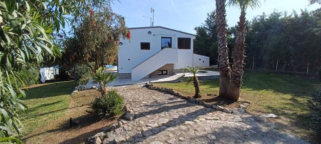 Private Alghero Villa with Pool, 2500m² Garden & Free WiFi in Alghero