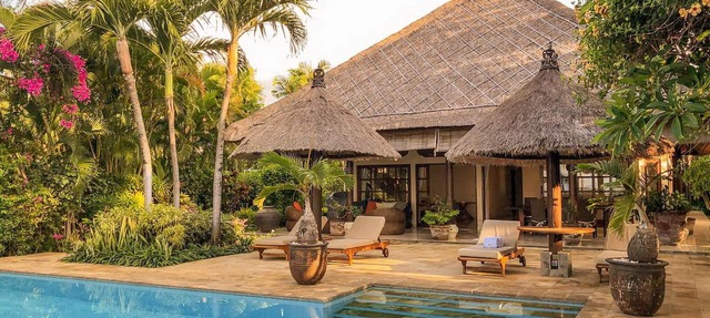 Private and Peaceful Beachfront Pool Villa @ Lokopaksa, Seririt! in Seririt