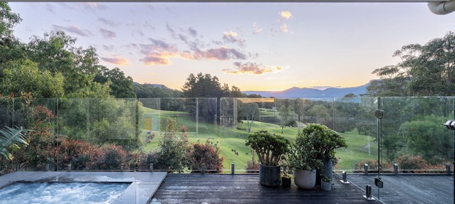 Ralphie’s Villa - 2 bed 2 bath with Valley Views in Kangaroo Valley