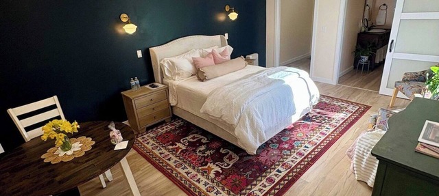 Raspberry Cottage Retreat: 5 mins to DT Enumclaw in Enumclaw