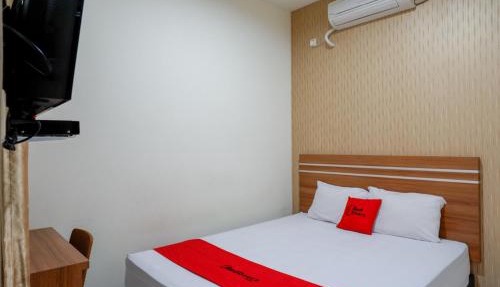 RedDoorz near Living Plaza Purwokerto in Purwokerto