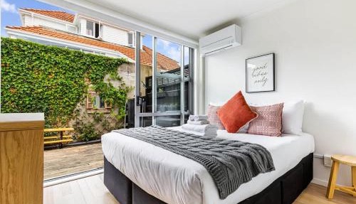 Relaxing 1BR Hideaway in Herne Bay I Zodiak Stays in Auckland