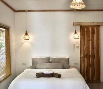 Ripbowl Guest House in Selong Belanak