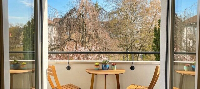 Riverfront Apt | Balcony | Zurich Airport | WiFi in Opfikon
