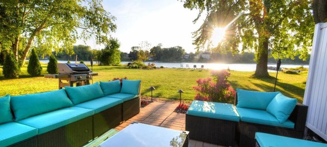 Riverfront Retreat! Water front and dog friendly! in Two Rivers