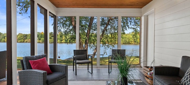 RiverTime: Modern Waterfront w/Pier & Boat Slip in Plover