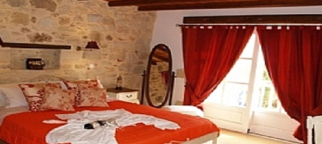 Rock House's Villa Melody (2 Bedrooms, Sleeps 4) with private garden and pool. in Platanias