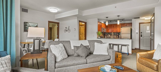Romantic Mountain Escape – Outdoor Hot Tubs & Private Balcony! in Canmore