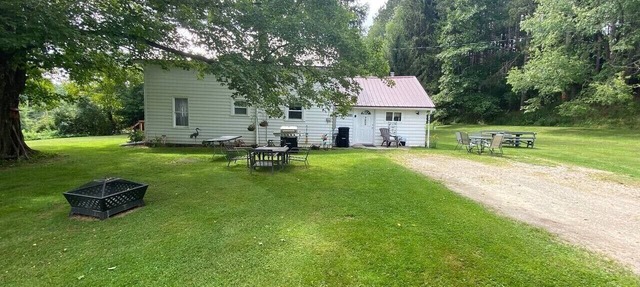 Rushford Lakeside Family Getaway in Houghton