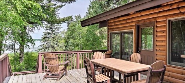 Rustic Cozy Cabin on Island Lake w/Fire Pit, Dock in Arago