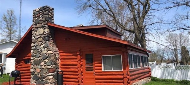 Rustic log cabin built in the 1900's! On Private Lake with Great Fishing. in Garrison