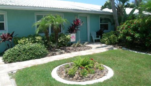 Sand Dollar Beach Side Villa in Holmes Beach
