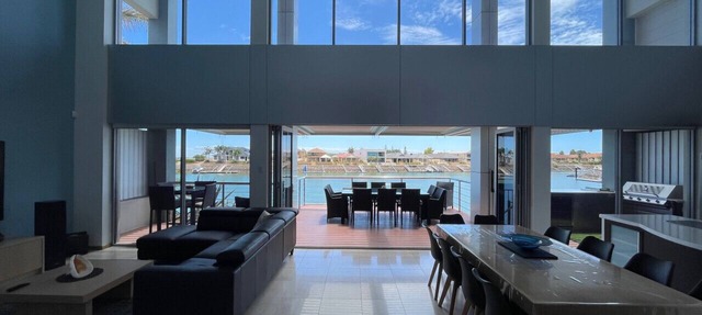Sea Breeze Waterfront Retreat - Wallaroo Marina Frontage in Wallaroo