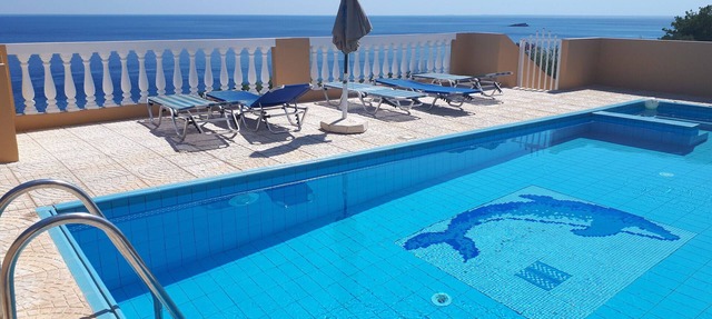 Sea view villa, lovely beach within walking distance, private pool in Achlia