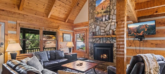 Secluded Cabin with Rustic Charm in Seven Devils
