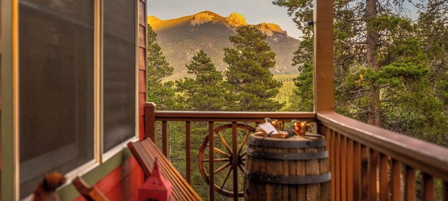 Secluded Forest Lodge: Hot Tub, Game Room, Trails in Black Hawk