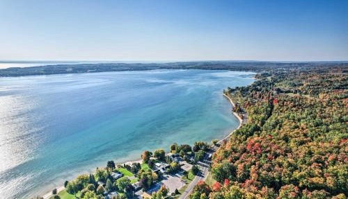 Secluded Suttons Bay Retreat w/Fire Pit! in Suttons Bay
