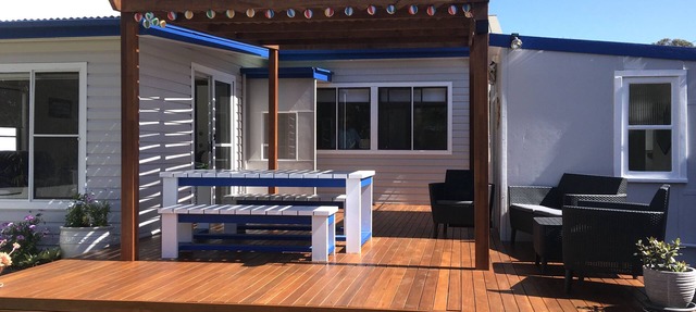 Shellharbour Beach Cottage-1 min walk to Flags - 10min walk to Shellcove-REDUCED in Shellharbour