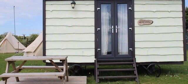 Shepherds Hut - Double - Ensuite in Durrington