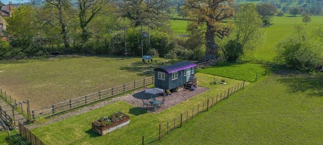 Shepherds Hut in the Cotswolds in Stanway
