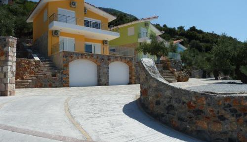 Shiraz Villas in Kalamata